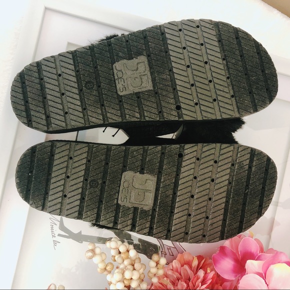 Joe’s Jeans Fur Slides Sandals - Picture 5 of 5